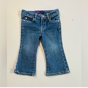 Levi Strauss & Co. Kids 12 months
Adjustable Flare Blue Denim
Jeans GUC